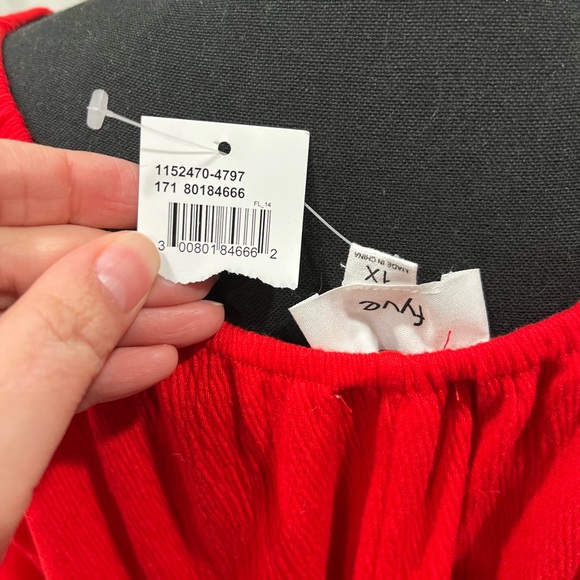 Fyve Red Boho Top 1X NWT Peasant Blouse Bell Sleeve Lace Plus - Picture 3 of 4